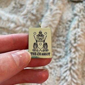 Verameat the chariot necklace pendant